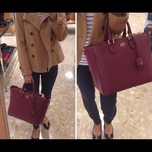 Tory Burch Robinson pebbled leather square tote